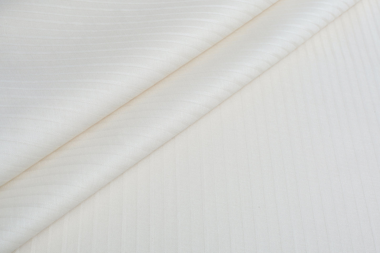 Liverpool 4 Stripe Hearingbone Premium Soft Cotton L.A. Finish - Cream